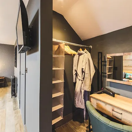 An Leti @ Goonwinnow Farm Apartment *